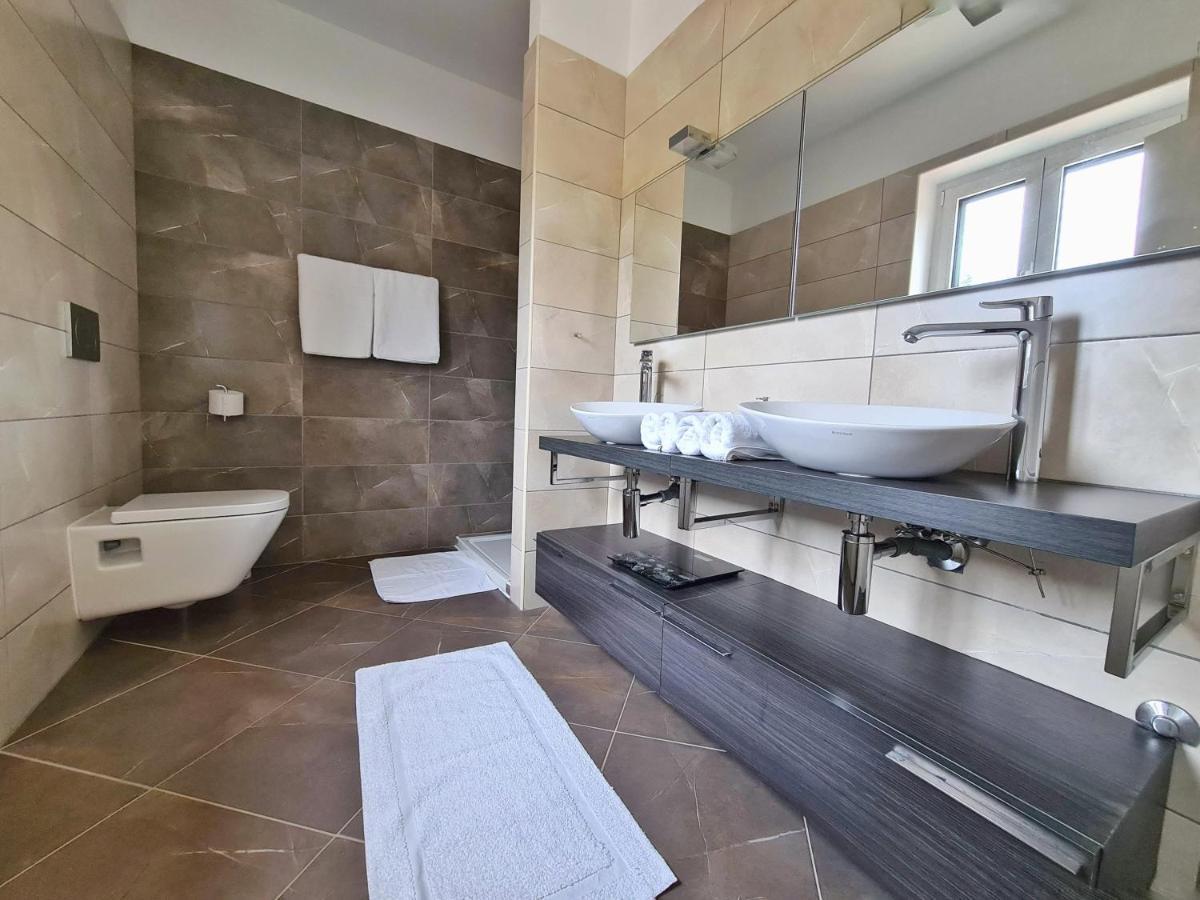 Spacious Villa With Pool, Indoor Jacuzzi And Sauna Near Porec Višnjan Exterior foto
