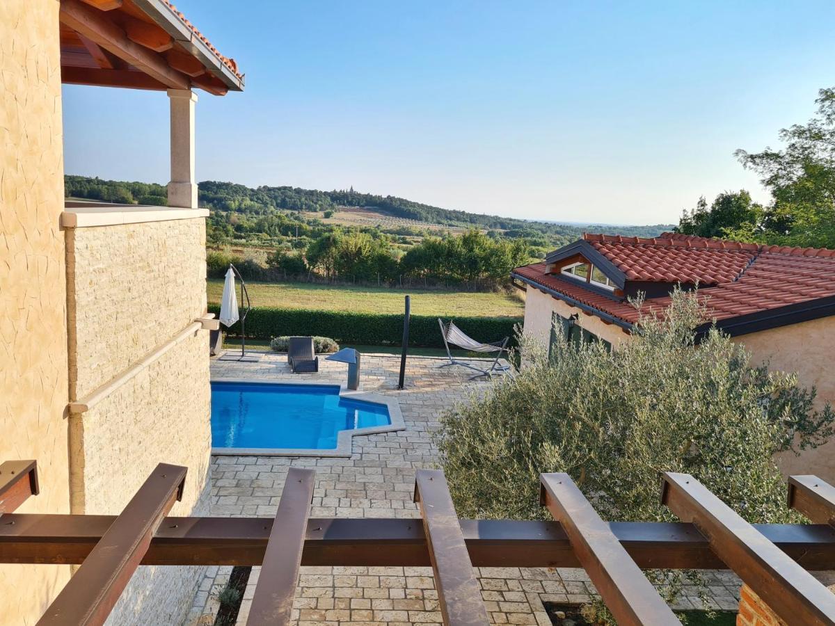 Spacious Villa With Pool, Indoor Jacuzzi And Sauna Near Porec Višnjan Exterior foto